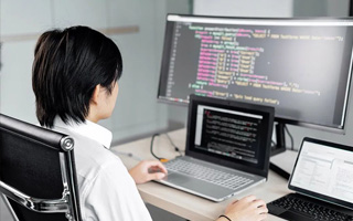 神木 api php源码,下载的php源码怎么运行呢？